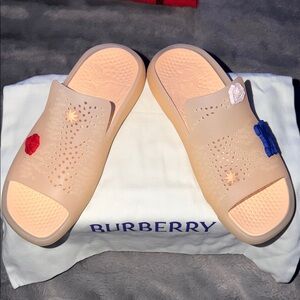 Burberry | Shoes | Burberry Knight Slab Slides Beige Leather  display picture 2